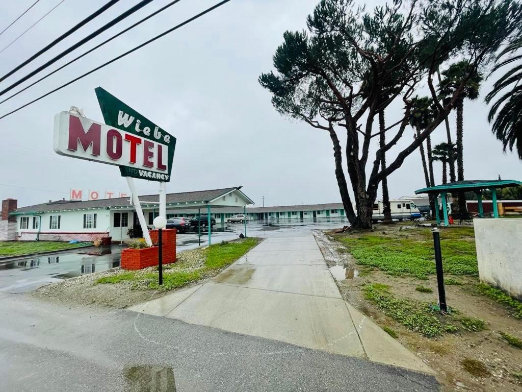 Wiebe Motel 홀리스터 외부 사진